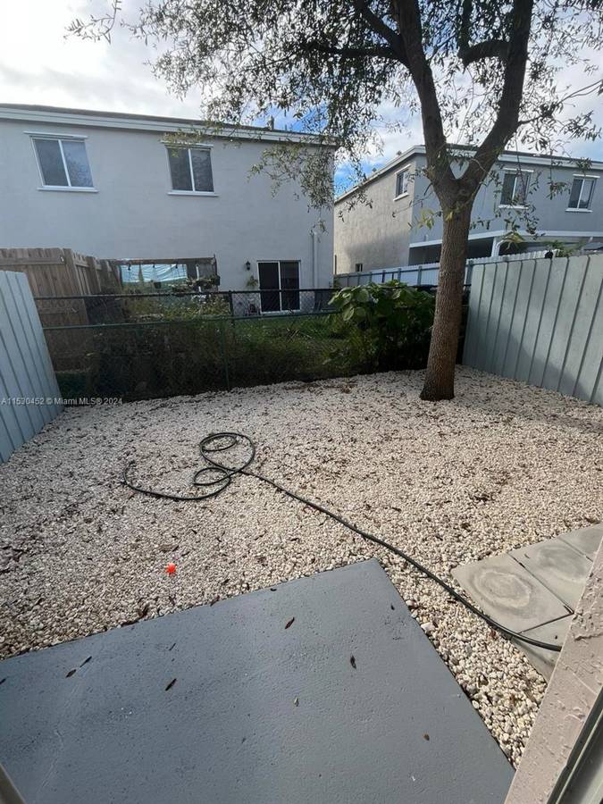 Townhouse for rent 3/3