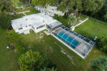 On Lake Apopka, large pool, large extra lot