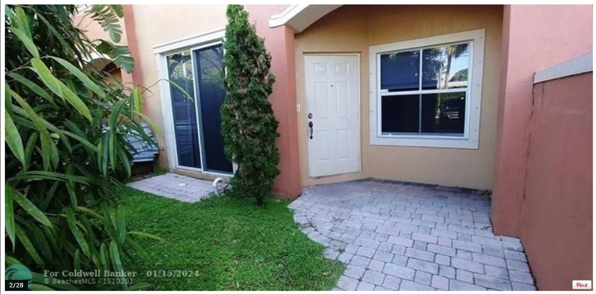Amazing 2 bedrooms 2 baths Townhouse - By Owner