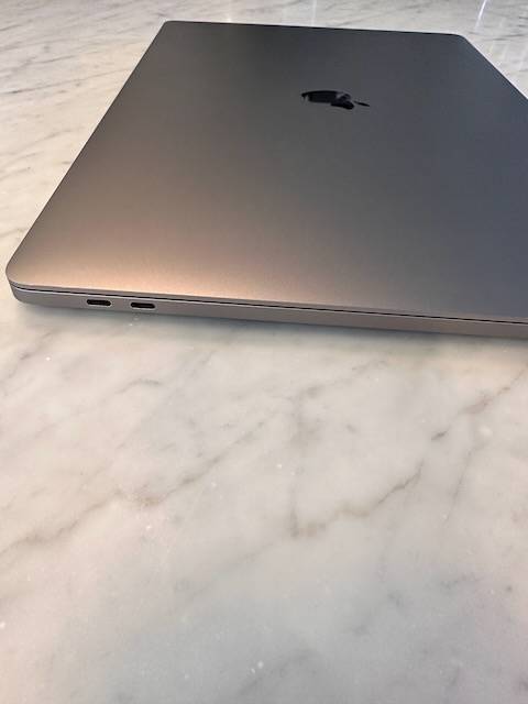 MacBook Pro 16" 2019, 2.4 GHz 8-Core Intel Core i9, 64GB, 8TB