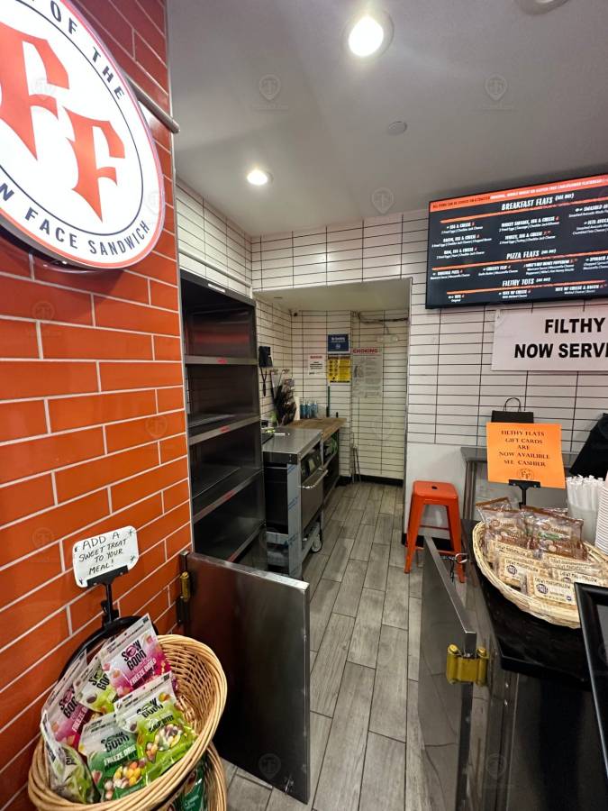 For Lease | 730 SF Vented Retail Space | 32 Court St