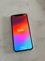 2 iPhones