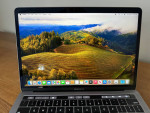 MacBook Pro 13" 2019 i7 8 GB RAM 512 GB SSD