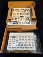 ELEKTRON MODEL: SAMPLES 6 Track Sample Based Groovebox