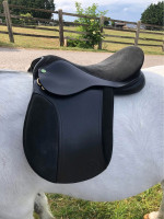16” Wide Saddle – Like New – Ideal for Wide, Flat-Backed Ponies