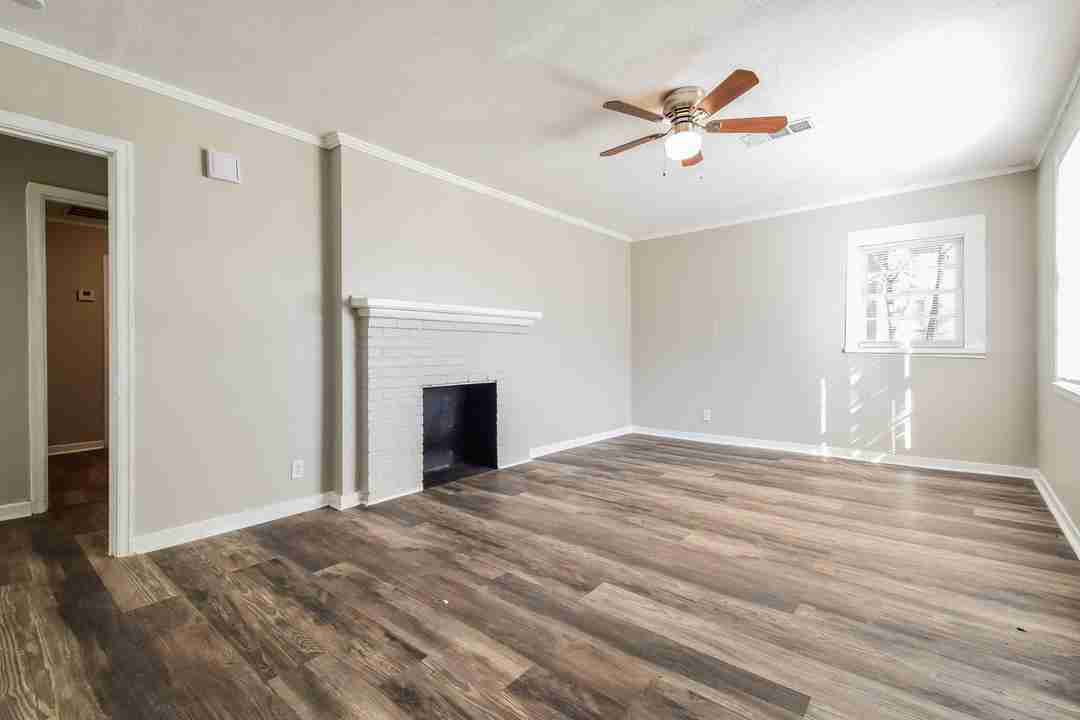 4 Bedroom 1.5 Bathroom Single Family Home For Rent