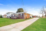6 Bedroom 3.5 Bedroom Single Family Home For Rent