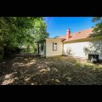 Charming 3bedrooms house available and affordable