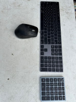 Apple Wireless Keyboard N Mouse Black In Color Preowned