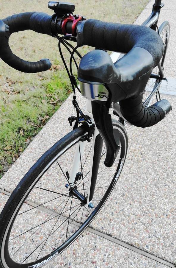 IMMACULATE  KESTREL TALON ROAD BIKE SHIMANO 105 group 2X10 =20 speed.