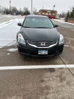 2012 Nissan Altima 2.5 SL for sale, black exterior, 121,000 miles, in great condition with minor scratches.