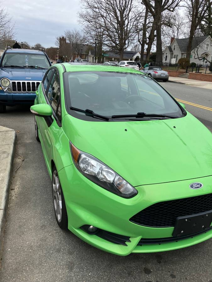 2015 Ford Fiesta S FWD 114,000 mi