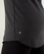 LULULEMON REVERSIBLE LONG SLEEVE ToP Sz 6