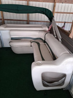 2011 Sun Tracker Party Barge 21.8ft