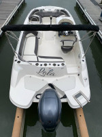 2017 Stingray 212SC Deck Boat