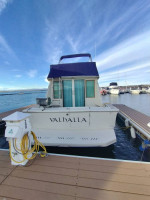 1986 Hatteras Sedan - Slip Included