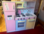 Kidkraft Large Pastel kitchen with accessories